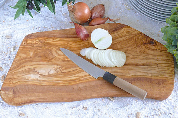 Servierbrett mit rustikalem Rand 30 - 34 cm